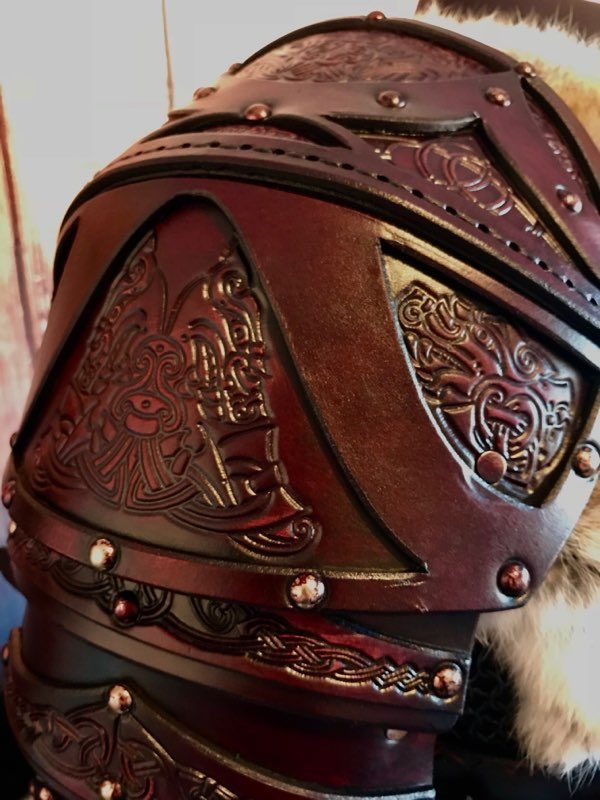 The Odinson SCA/HEMA Leather Shoulder Armour - Image 3